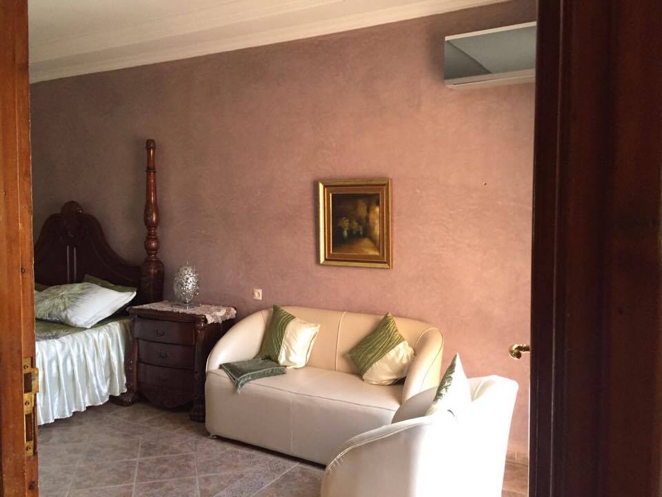 Image Villa located in a lovely neighborhood in Marrakech 7