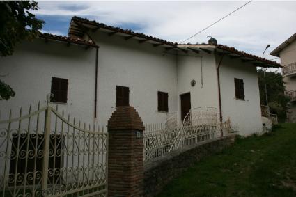 Image Sale building fiastra frazione rio macerata 0