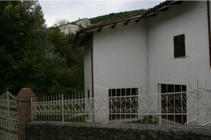 Image Sale building fiastra frazione rio macerata 1