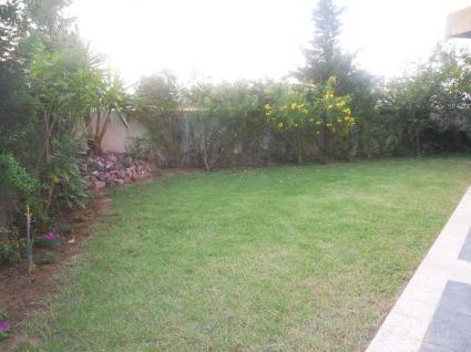 Image Sale villa boumhal el bassatine ezzahra 1