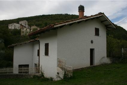 Image Sale building fiastra frazione rio macerata 2