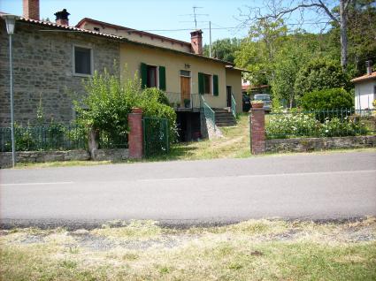 Image Sale house caprese michelangelo arezzo 1