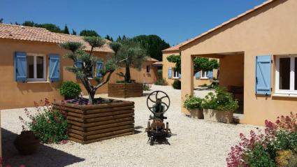 Image Rent gite collias  6