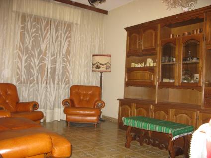 Image Sale apartment tuoro sul trasimeno firenze 2