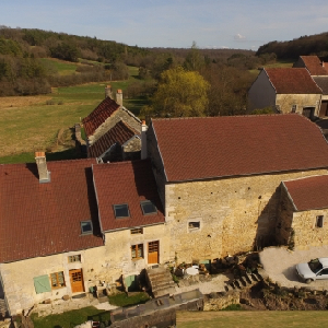 Appartement de charme dans un Château Médiéval></noscript>
                                                        <span class=