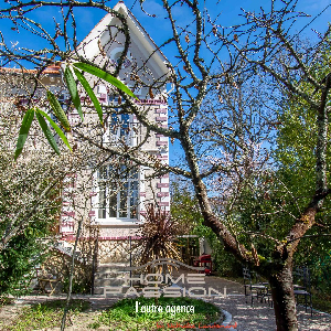 ROYAN – VILLA ANNEE 30 ENTRE PONTAILLAC ET MARCHE CENTRAL></noscript>
                                                        <span class=