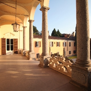 SUGGESTIVA LOCATION IN VILLA STORICA></noscript>
                                                        <span class=