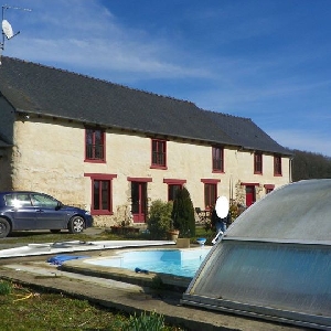 MAISON LONGERE RENOVEE (avec piscine)></noscript>
                                                        <span class=