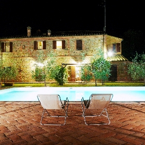 Luxury villa in Tuscany></noscript>
                                                        <span class=