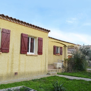 Villa de 110 m² avec 630 m² de jardin></noscript>
                                                        <span class=