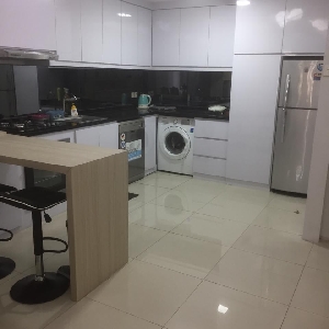 appartement à louer 107 m2 à Jakarta, Indonesie Cosmo mansion></noscript>
                                                        <span class=