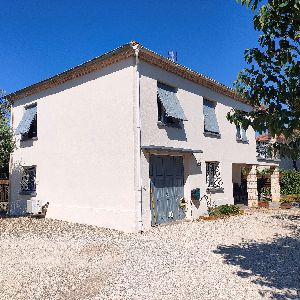 Villa  5 pièces  4 chambres  sorgues  84700 Vaucluse></noscript>
                                                        <span class=