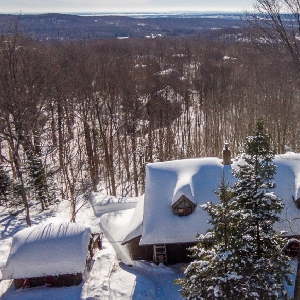 Maison de Prestige, érablière, cabane à sucre></noscript>
                                                        <span class=