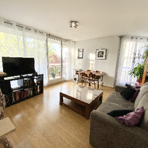 Appartement 3 pièces 65 m², Saint-Germain-en-Laye></noscript>
                                                        <span class=