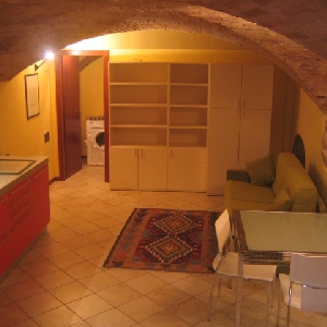 Large one-room apartment a few steps from Corso Vannucci></noscript>
                                                        <span class=