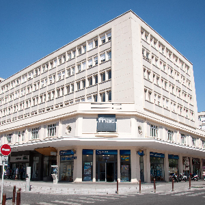 Locaux à vendre au centre-ville de PAU (Pyrénées-Atlantiques), France></noscript>
                                                        <span class=