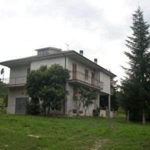 Sale villa roccafluvione ascoli-piceno></noscript>
                                                        <span class=