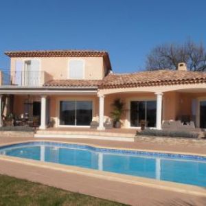 Image Sale villa bagnols en foret  0