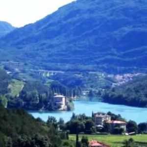 Rent villa comano terme dolomiti  ></noscript>
                                                        <span class=