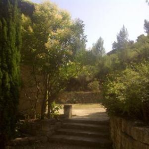 Sale prestigious real estate baux de provence avignon></noscript>
                                                        <span class=