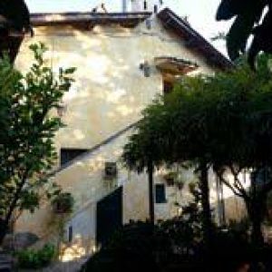 Sale villa grottaferrata roma provincia-castelli romani></noscript>
                                                        <span class=