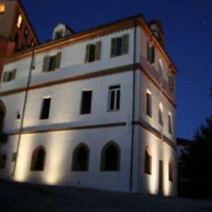 Sale castle trofarello torino sud></noscript>
                                                        <span class=