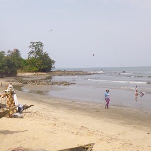 6 Parcelas, seaside entrada Kribi ( Bahía Elabé ) entrada privada Kribi, Camerún, CM></noscript>
                                                        <span class=