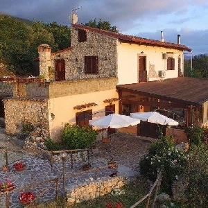 Agriturismo - ristorante -pizzeria - B&B></noscript>
                                                        <span class=