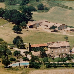 Beau mas ancienne Commanderie des Templiers (XIIIème siècle) sur  33 hectares ></noscript>
                                                        <span class=